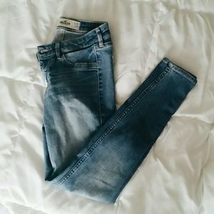 Hollister super skinny jeans 1s